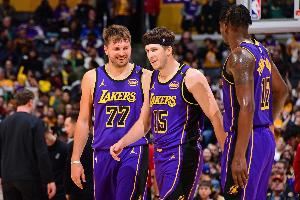 东契奇会发短信说什么?里夫斯:他可能会说我太菜了 投丢14个球